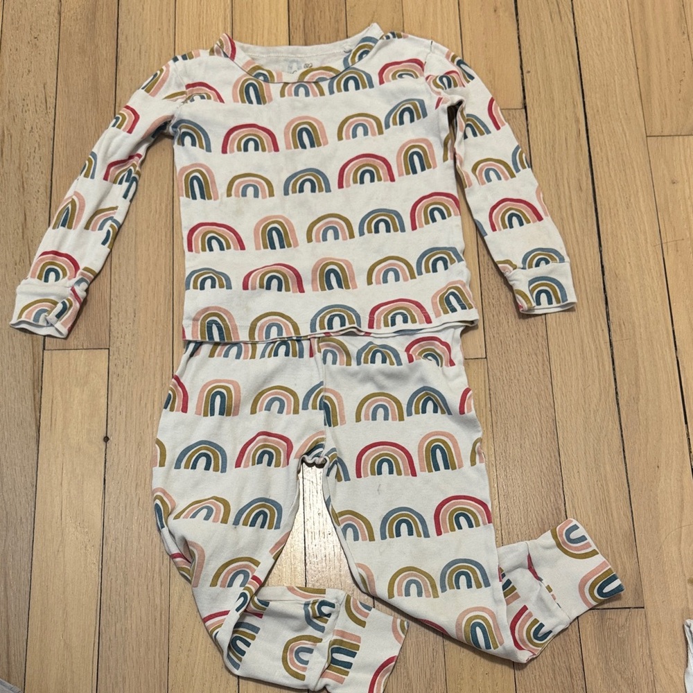 5/$25 Oliver + Rain Rainbow Kids Pajama Set Eco Friendly Sustainable Fabric 4T